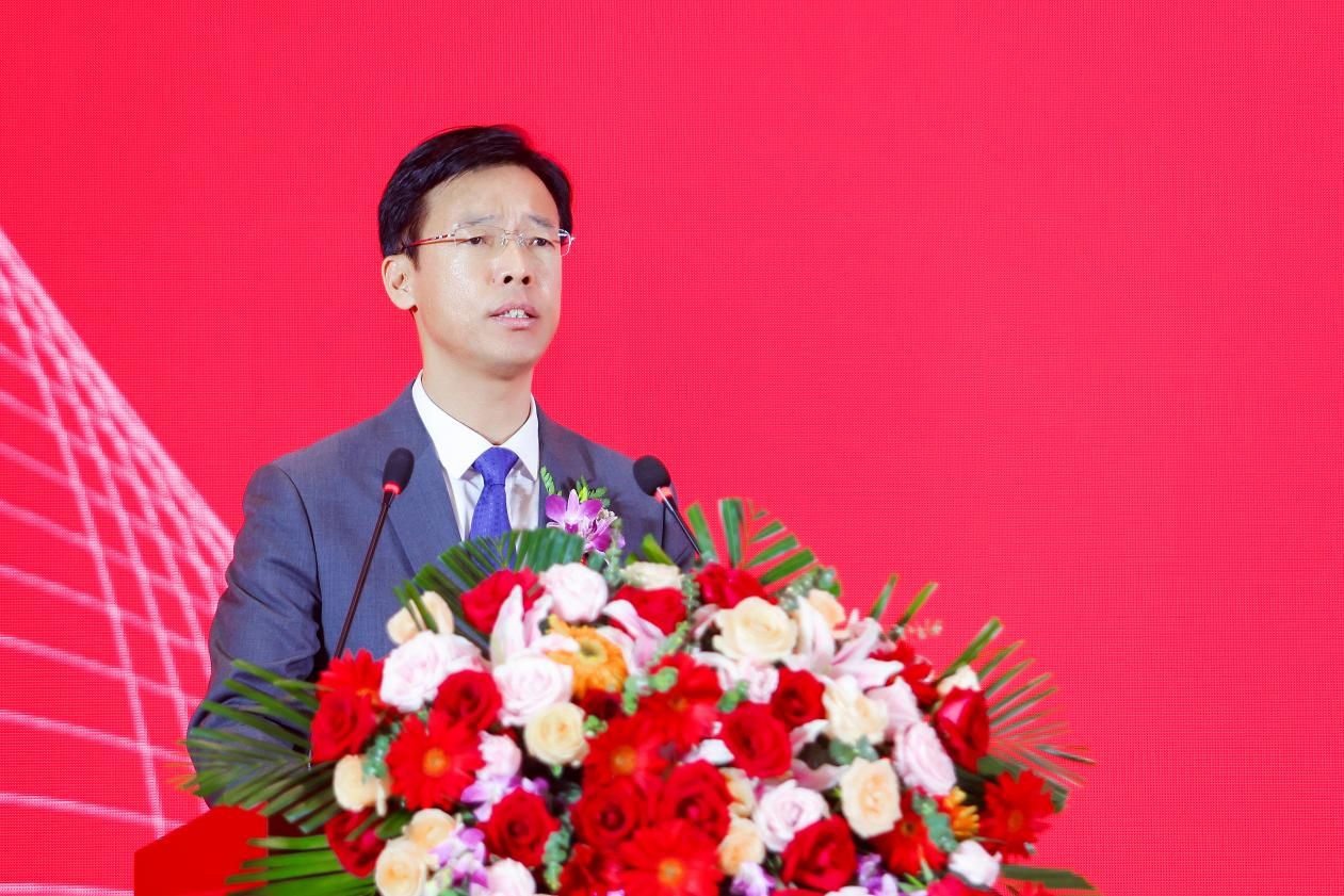 2-AG·尊龙凯时 - 人生就是搏!执行董事、行政总裁任志坚在开幕式上发言